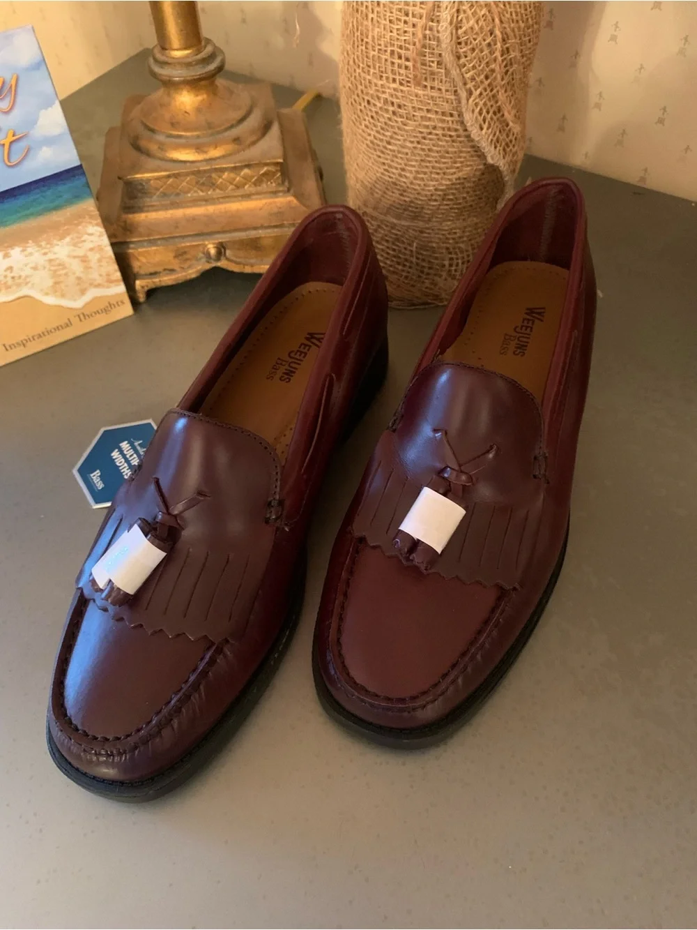 BASS WEEJUNS, NEW WITH TAGS, 2 tassel Woman’s size 9w loafers. BURGANDY RED.